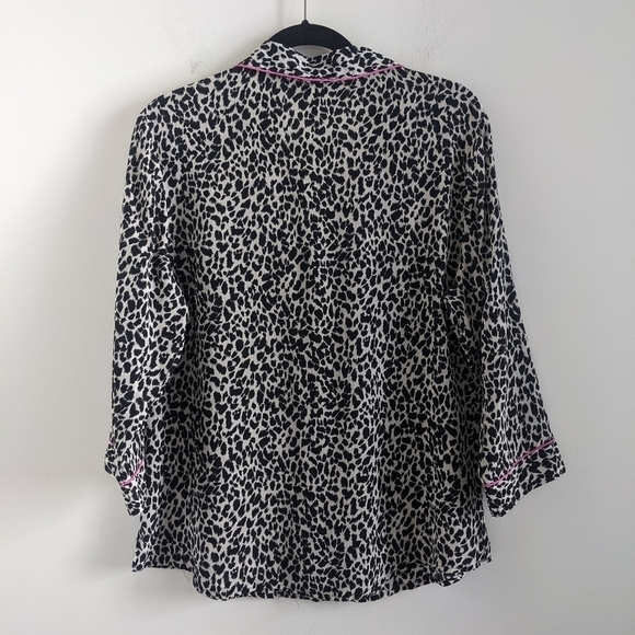 VINTAGE Anna and Frank 100% Silk Blouse Black and White Animal Print L - Picture 11 of 12